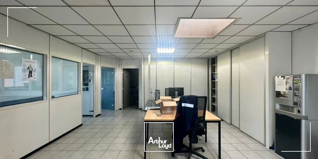 Locaux d'activité & Entrepôts - Location - SAINT VICTORET - 13730 - 590-590 - 7669045