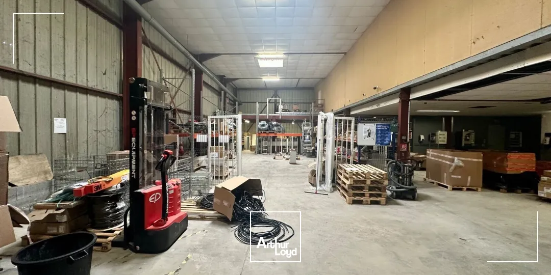 Locaux d'activité & Entrepôts - Location - SAINT VICTORET - 13730 - 590-590 - 7669039