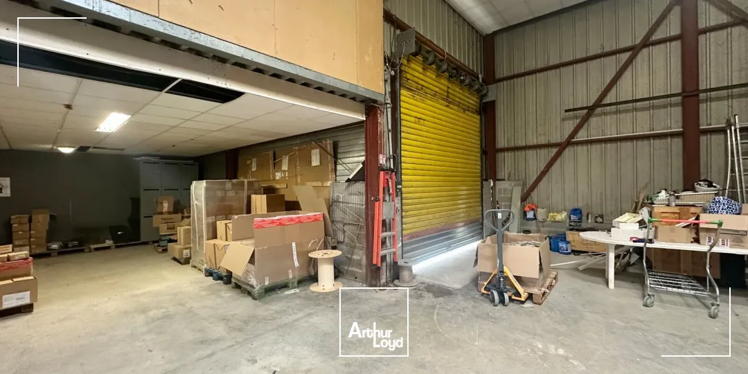 Locaux d'activité & Entrepôts - Location - SAINT VICTORET - 13730 - 590-590 - 7669040