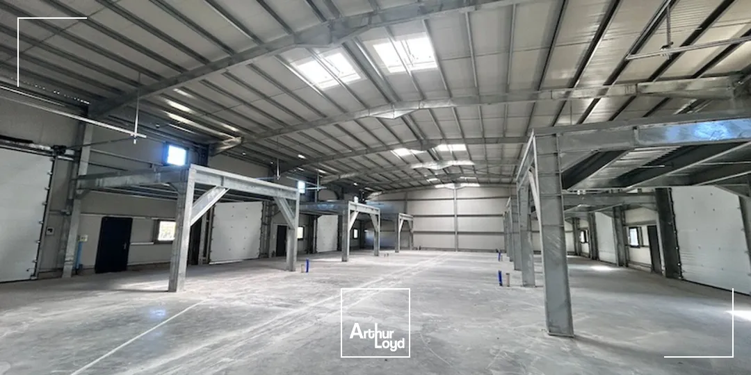 Locaux d'activité & Entrepôts - Location - PERONNAS - 01960 - 129-1040 - 7670143