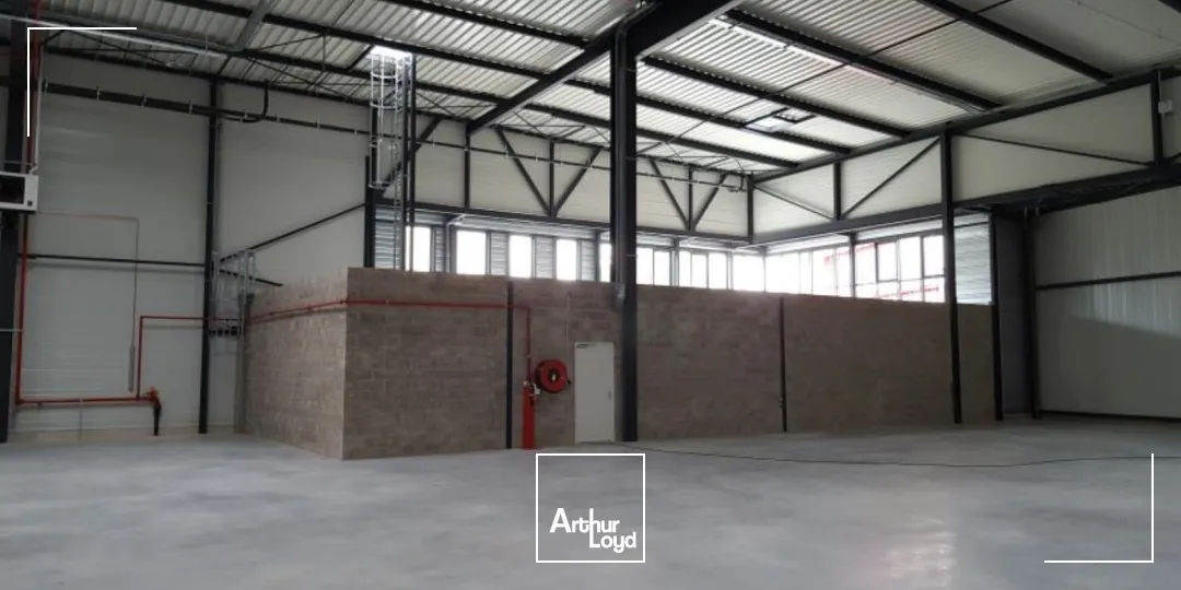 Locaux d'activité & Entrepôts - Location - MAUREPAS - 78310 - 1290-1290 - 7670282