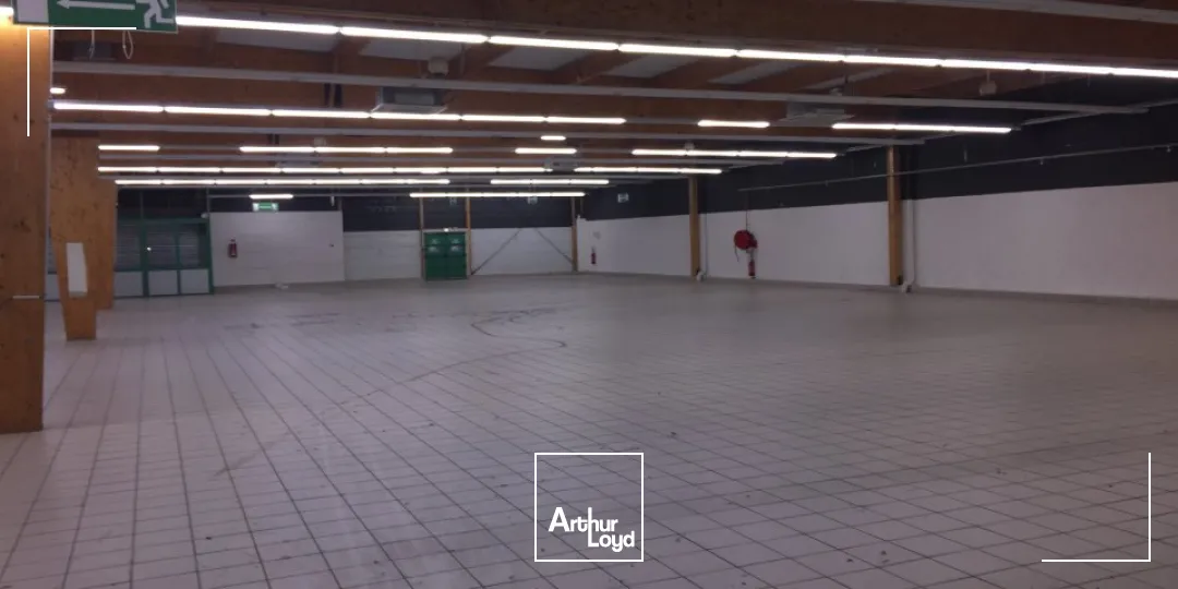 Locaux commerciaux - Location - CHASSENEUIL DU POITOU - 86360 - 1950-1950 - 7670638