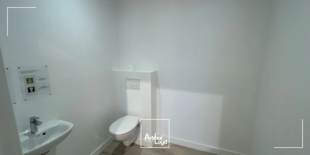 Locaux commerciaux - Location - DIVATTE SUR LOIRE - 44450 - 240-592 - 7670979