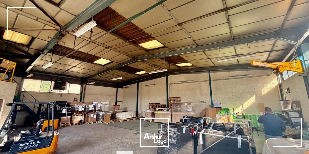 Locaux d'activité & Entrepôts - Location - DECINES CHARPIEU - 69150 - 372-372 - 7671395