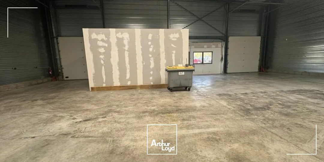 Locaux d'activité & Entrepôts - Location - MONTLOUIS SUR LOIRE - 37270 - 268-268 - 7671642