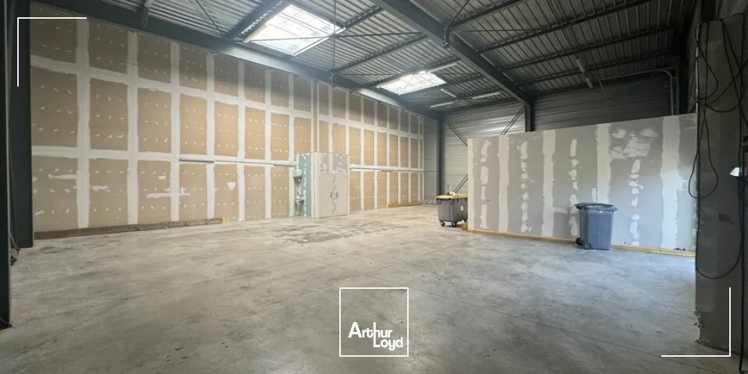 Locaux d'activité & Entrepôts - Location - MONTLOUIS SUR LOIRE - 37270 - 268-268 - 7671643