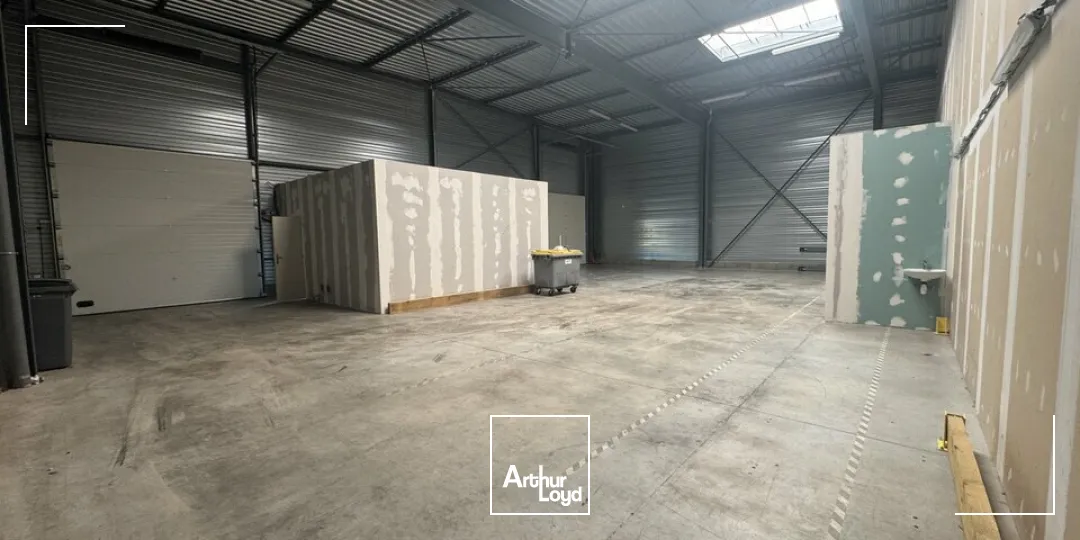 Locaux d'activité & Entrepôts - Location - MONTLOUIS SUR LOIRE - 37270 - 268-268 - 7671644