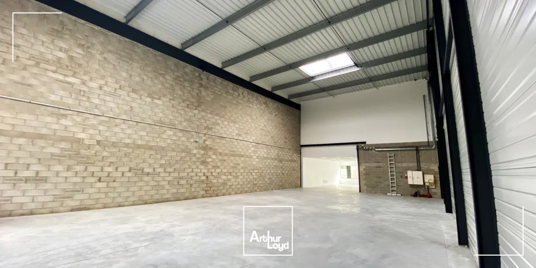 Locaux d'activité & Entrepôts - Vente - MARIGNANE - 13700 - 463-1391 - 7673378