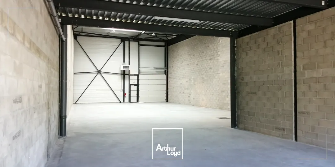 Locaux d'activité & Entrepôts - Vente - MARIGNANE - 13700 - 943-1886 - 7673412