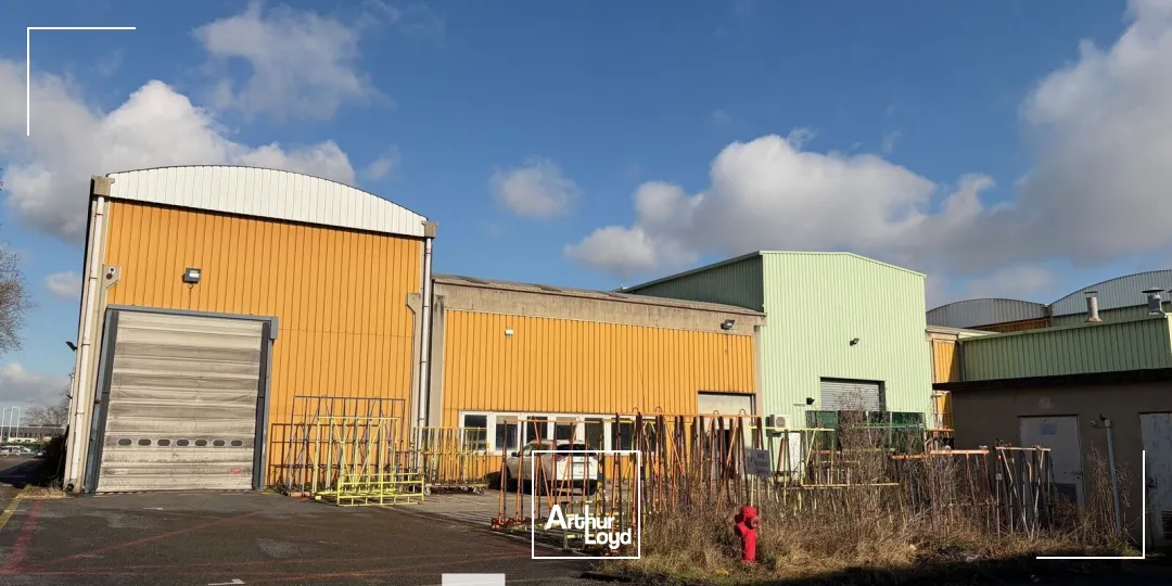 Locaux d'activité & Entrepôts - Vente - SAINT PRIEST - 69800 - 9232-9232 - 7674281