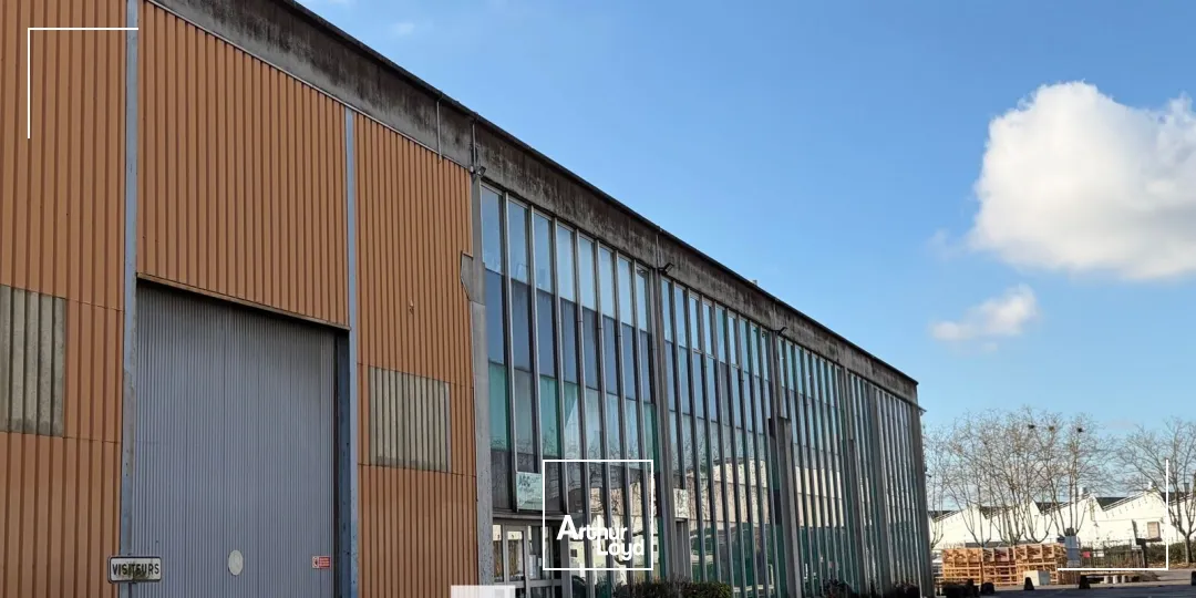 Locaux d'activité & Entrepôts - Vente - SAINT PRIEST - 69800 - 9232-9232 - 7674282