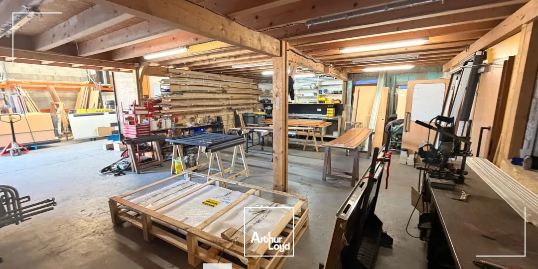 Locaux d'activité & Entrepôts - Location - DECINES CHARPIEU - 69150 - 300-300 - 7675164