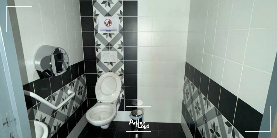 Locaux commerciaux - Location - CHÂTELLERAULT - 86100 - 794-794 - 7675318