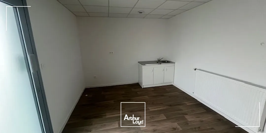 Bureaux - Location - LE RELECQ KERHUON - 29480 - 78.5-157.1 - 7675481