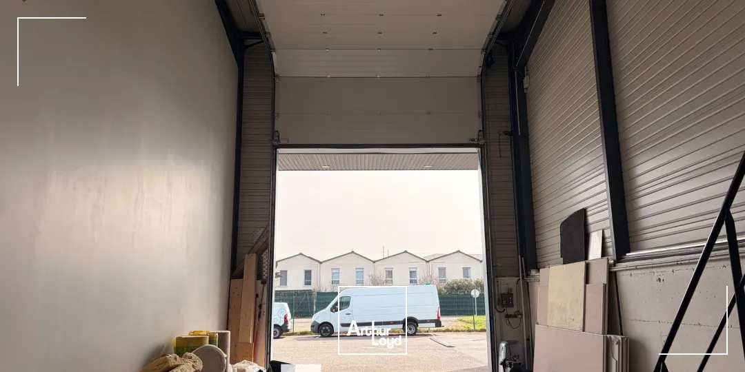 Locaux d'activité & Entrepôts - Location - SAINT PRIEST - 69800 - 135-135 - 7676023