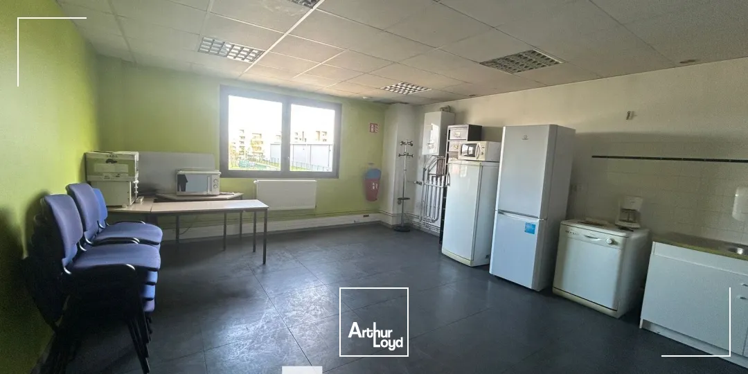 Locaux d'activité & Entrepôts - Location - VAULX EN VELIN - 69120 - 2372-2372 - 7676033