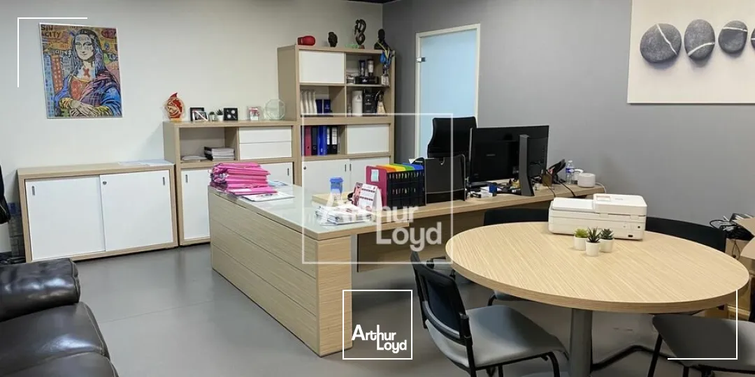Locaux d'activité & Entrepôts - Vente - MOISSY-CRAMAYEL - 77550 - 650-650 - 7676152