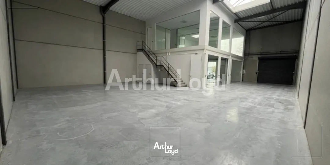 Locaux d'activité & Entrepôts - Location - NEUVILLE EN FERRAIN - 59960 - 420-947 - 7718696