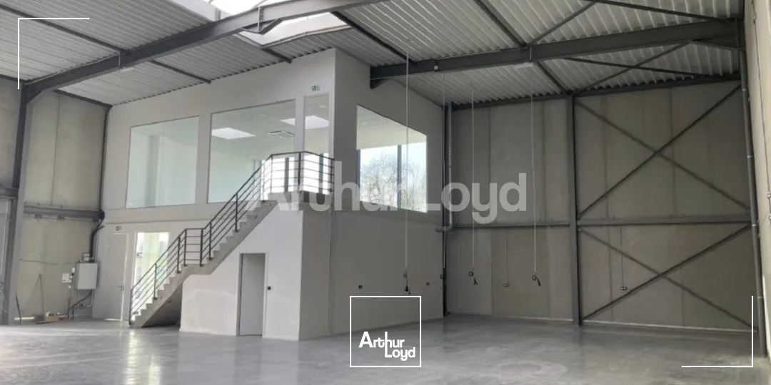 Locaux d'activité & Entrepôts - Location - NEUVILLE EN FERRAIN - 59960 - 420-947 - 7718698