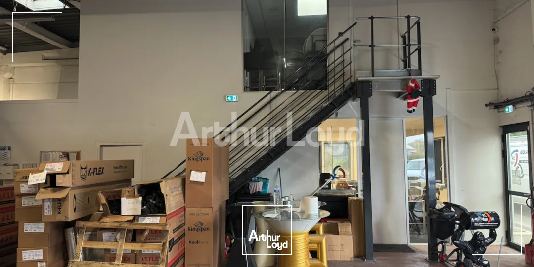 Locaux d'activité & Entrepôts - Location - NEUVILLE EN FERRAIN - 59960 - 588-588 - 7720649