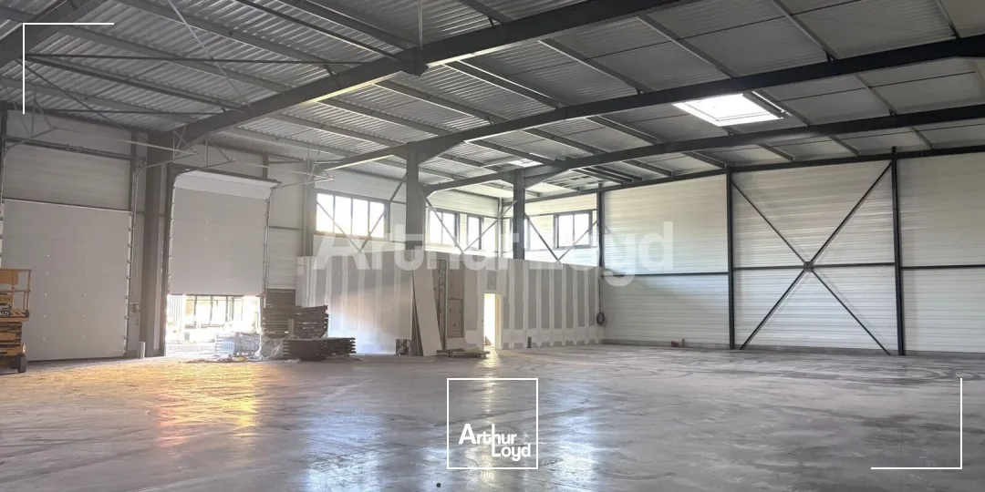 Locaux d'activité & Entrepôts - Location - LYS LEZ LANNOY - 59390 - 303-6880 - 7721710