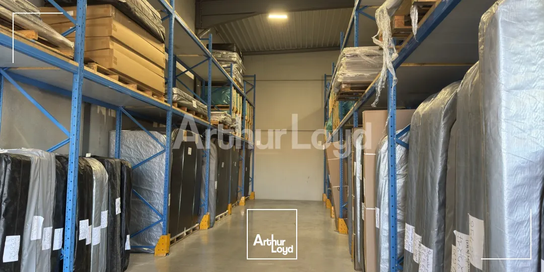 Locaux d'activité & Entrepôts - Location - NEUVILLE EN FERRAIN - 59960 - 747-747 - 7722617