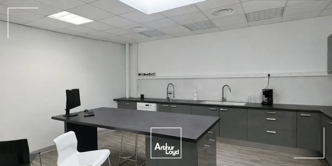 Locaux d'activité & Entrepôts - Location - AIX EN PROVENCE - 13290 - 330-330 - 7725564