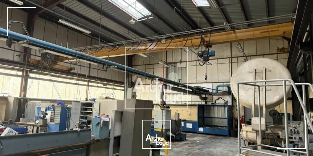 Locaux d'activité & Entrepôts - Vente - VAUX-LE-PÉNIL - 77000 - 3700-3700 - 7726484