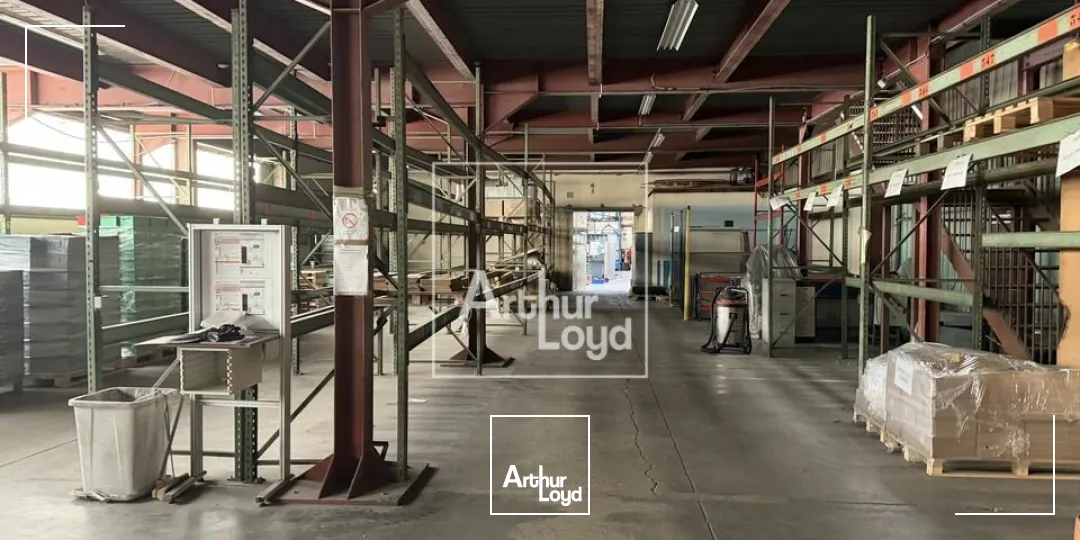 Locaux d'activité & Entrepôts - Vente - VAUX-LE-PÉNIL - 77000 - 3700-3700 - 7726485