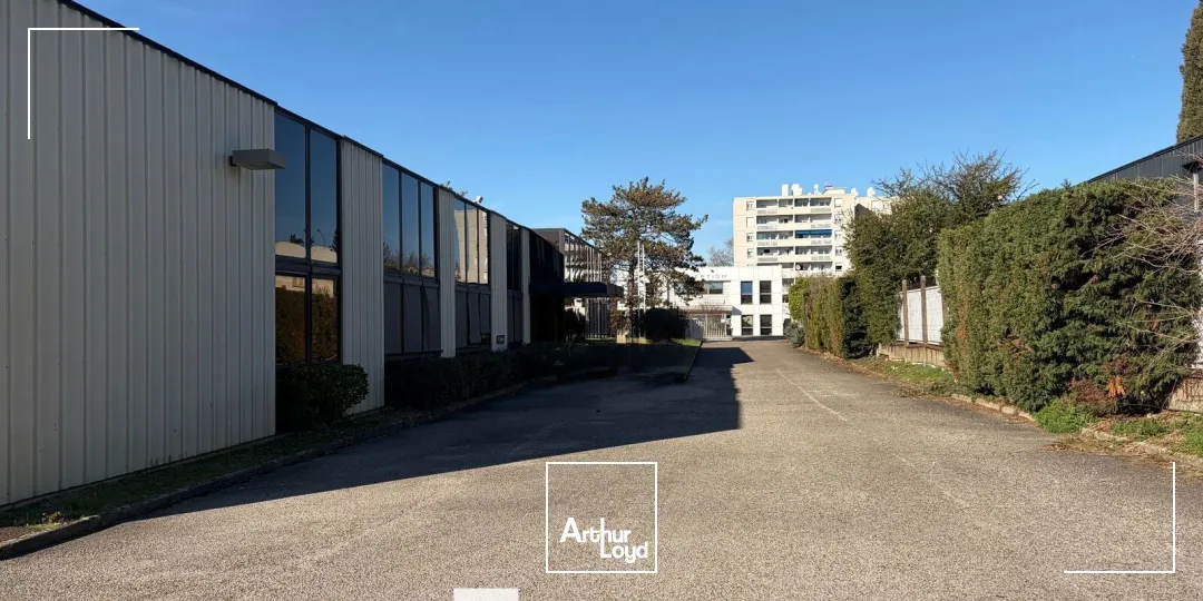 Locaux d'activité & Entrepôts - Location - VAULX EN VELIN - 69120 - 650-650 - 7728075