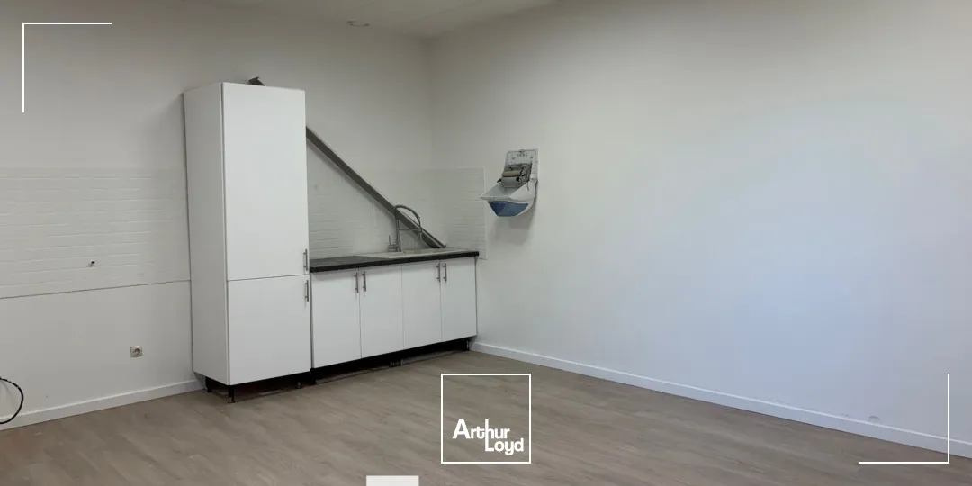 Locaux d'activité & Entrepôts - Location - VAULX EN VELIN - 69120 - 650-650 - 7728078