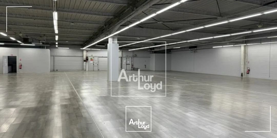 Locaux commerciaux - Location - SAVIGNY-LE-TEMPLE - 77176 - 898-898 - 7728247