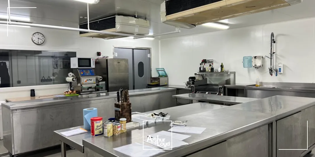 Locaux d'activité & Entrepôts - Vente - BEAUMONT SUR OISE - 95260 - 410-410 - 7728688