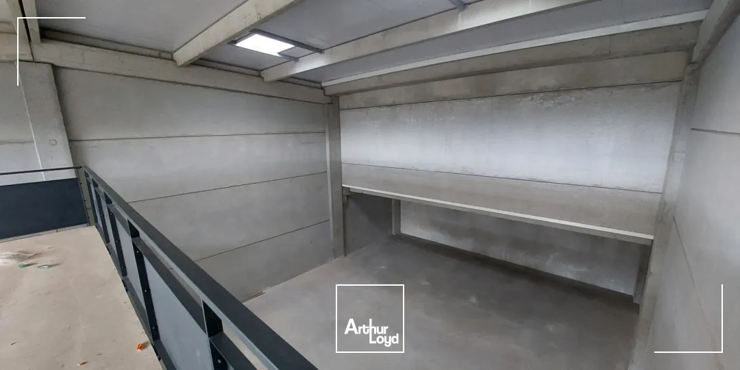 Locaux d'activité & Entrepôts - Location - CUERS - 83390 - 281-562 - 7728782