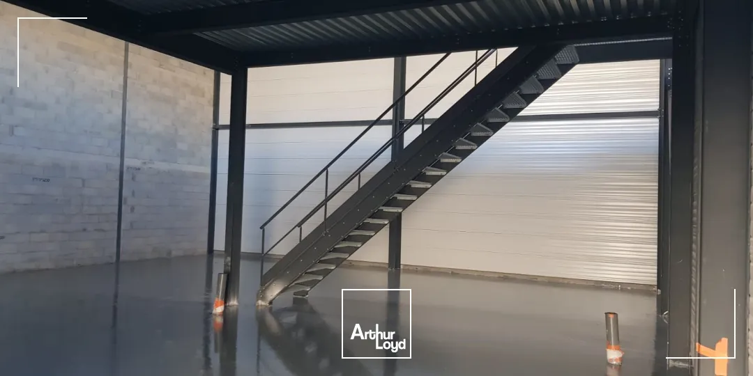 Locaux d'activité & Entrepôts - Location - SIGNES - 83870 - 231-231 - 7728789