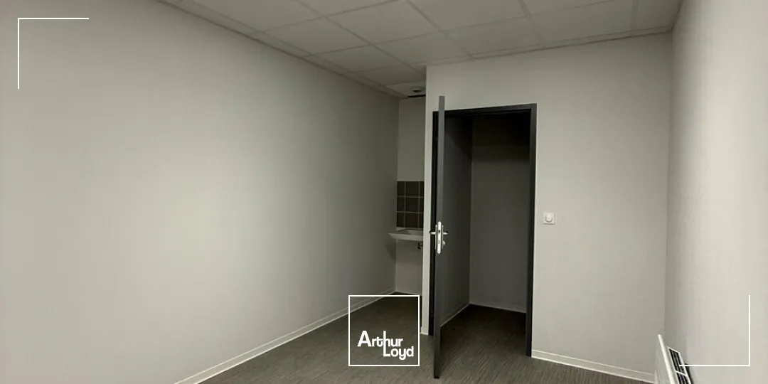 Locaux d'activité & Entrepôts - Location - SAINT PANTALEON DE LARCHE - 19600 - 1455-1455 - 7731178