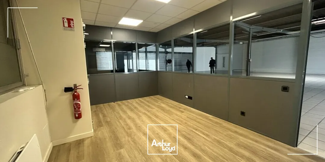 Locaux commerciaux - Location - MONTCEAU LES MINES - 71300 - 803-803 - 7731338