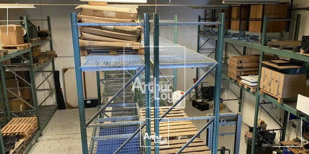 Locaux d'activité & Entrepôts - Vente - MOISSY-CRAMAYEL - 77550 - 300-300 - 7731396
