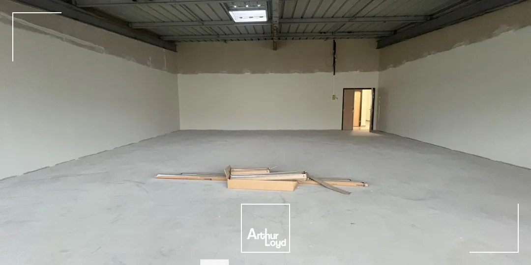 Locaux d'activité & Entrepôts - Vente - CHASSIEU - 69680 - 120-120 - 7732041