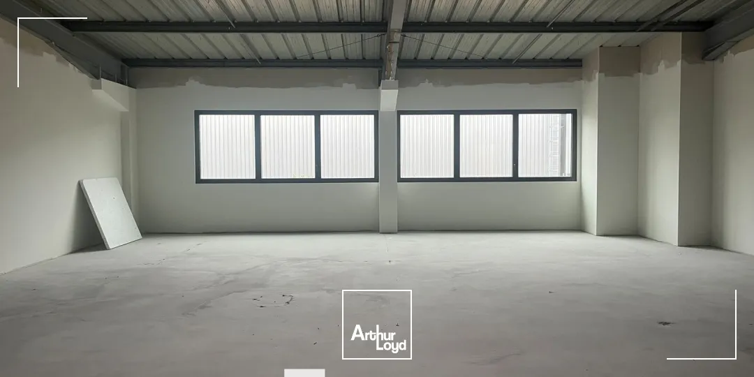 Locaux d'activité & Entrepôts - Vente - CHASSIEU - 69680 - 120-120 - 7732044