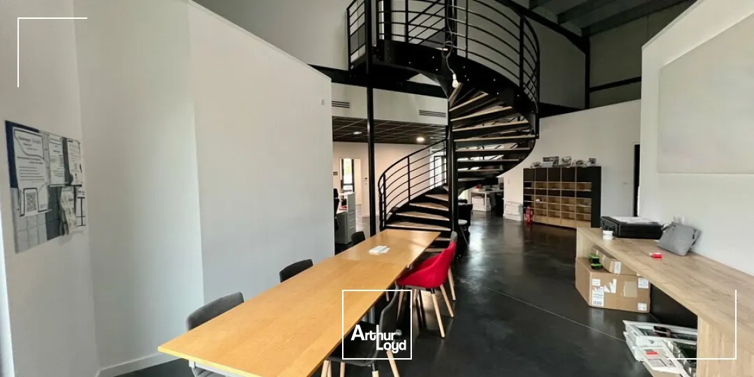 Locaux d'activité & Entrepôts - Vente - JARNAC - 16200 - 530-530 - 7732600