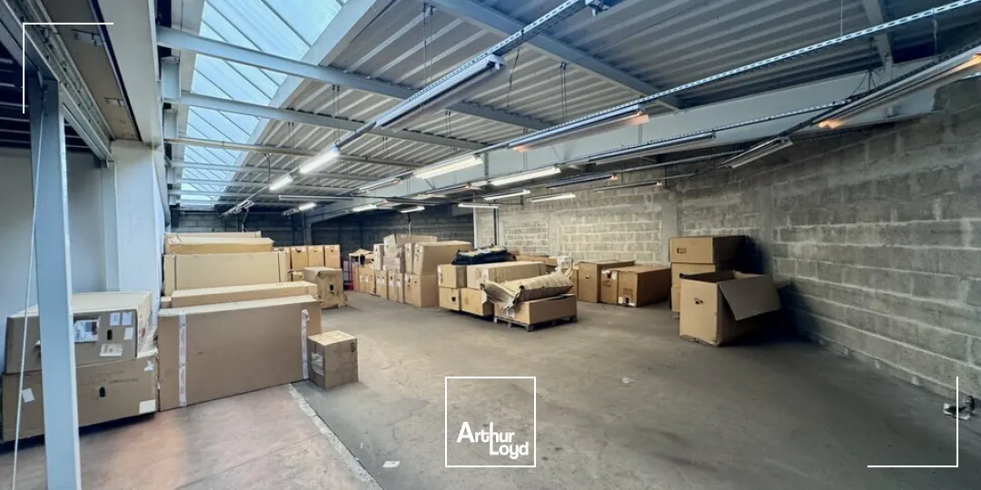 Locaux commerciaux - Vente - CHAMPNIERS - 16430 - 2700-2700 - 7733300