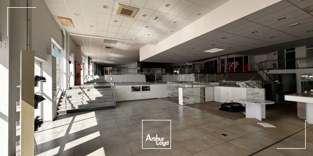 Locaux commerciaux - Vente - CHAMPNIERS - 16430 - 2700-2700 - 7733297