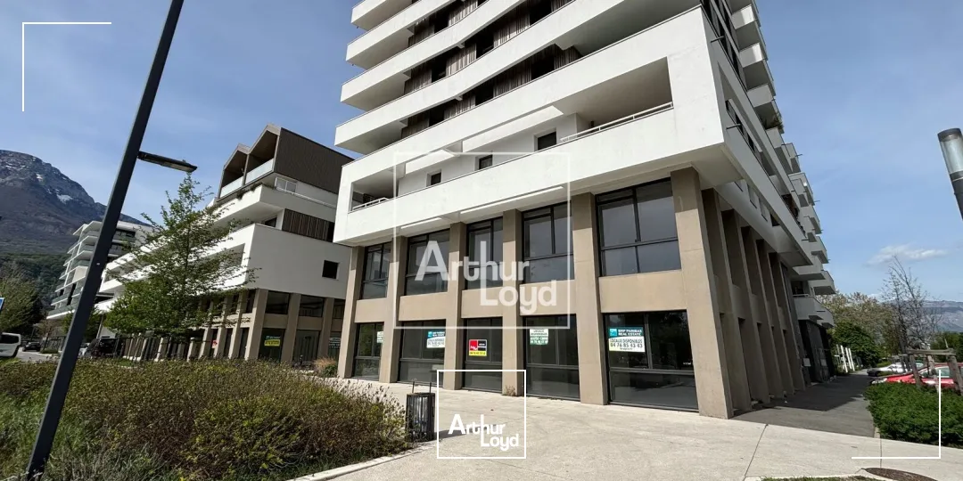 Locaux commerciaux - Vente - LE PONT DE CLAIX - 38800 - 74.81-619.19 - 7733400