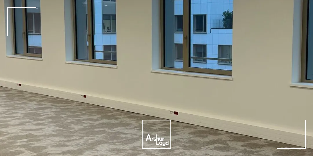 Bureaux - Location - MONTIGNY LE BRETONNEUX - 78180 - 261-10814.57 - 7735457