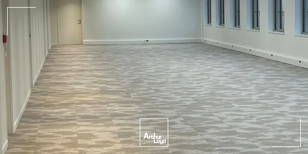 Bureaux - Location - MONTIGNY LE BRETONNEUX - 78180 - 261-10814.57 - 7735459