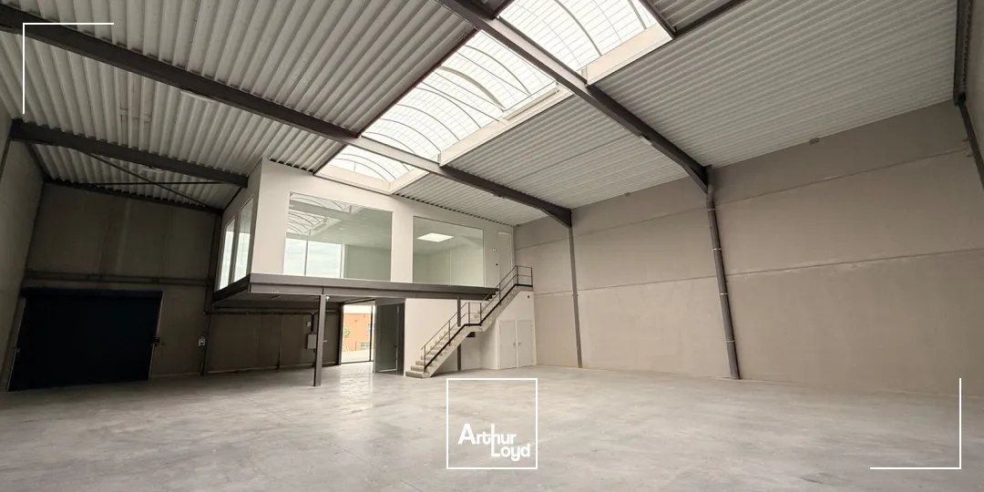 Locaux d'activité & Entrepôts - Location - LE MESNIL AMELOT - 77990 - 536-5547 - 7735499