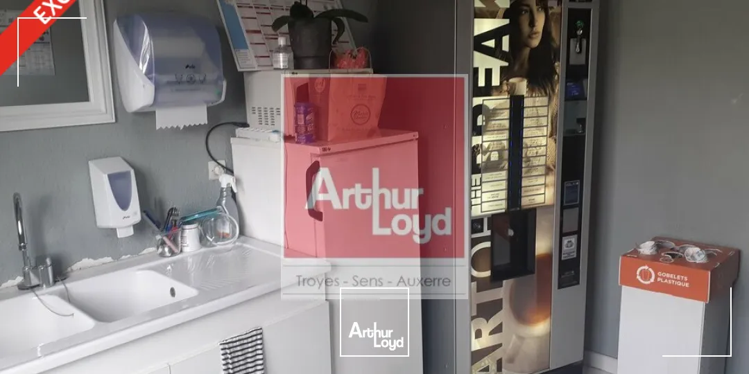 Locaux d'activité & Entrepôts - Location - LA CHAPELLE-SAINT-LUC - 10600 - 997-997 - 7736324