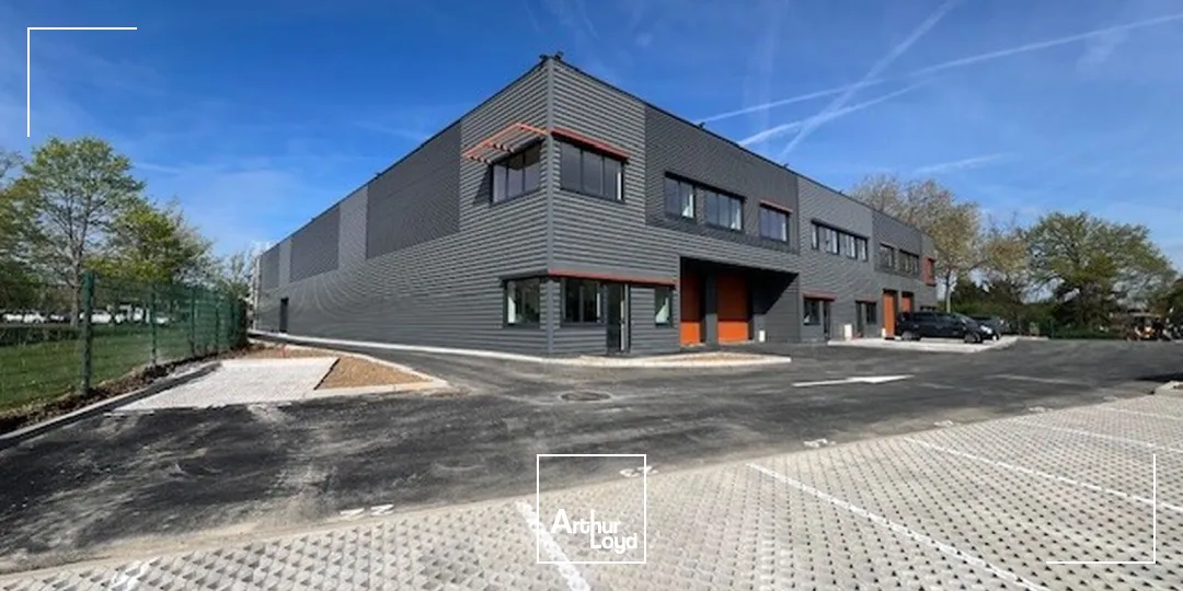 Locaux d'activité & Entrepôts - Vente - BUC - 78530 - 409.79-1573.73 - 7736830