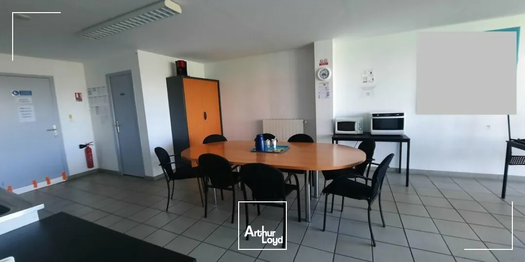Locaux d'activité & Entrepôts - Vente - CLERMONT FERRAND - 63100 - 900-900 - 7737183